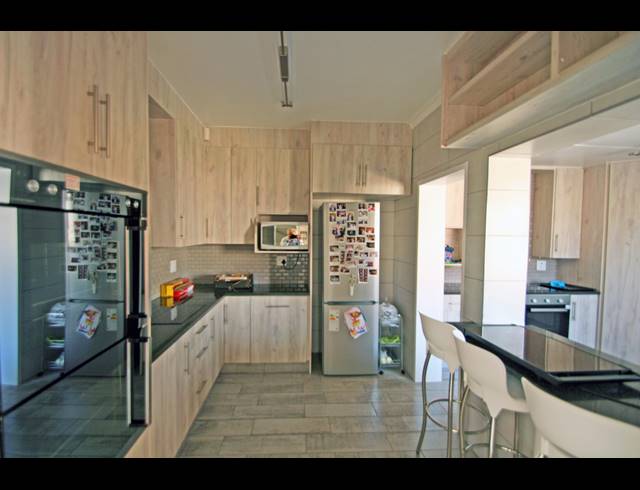 3 BEDROOM SECTIONAL TITLE FOR SALE IN FAIRMOUNT